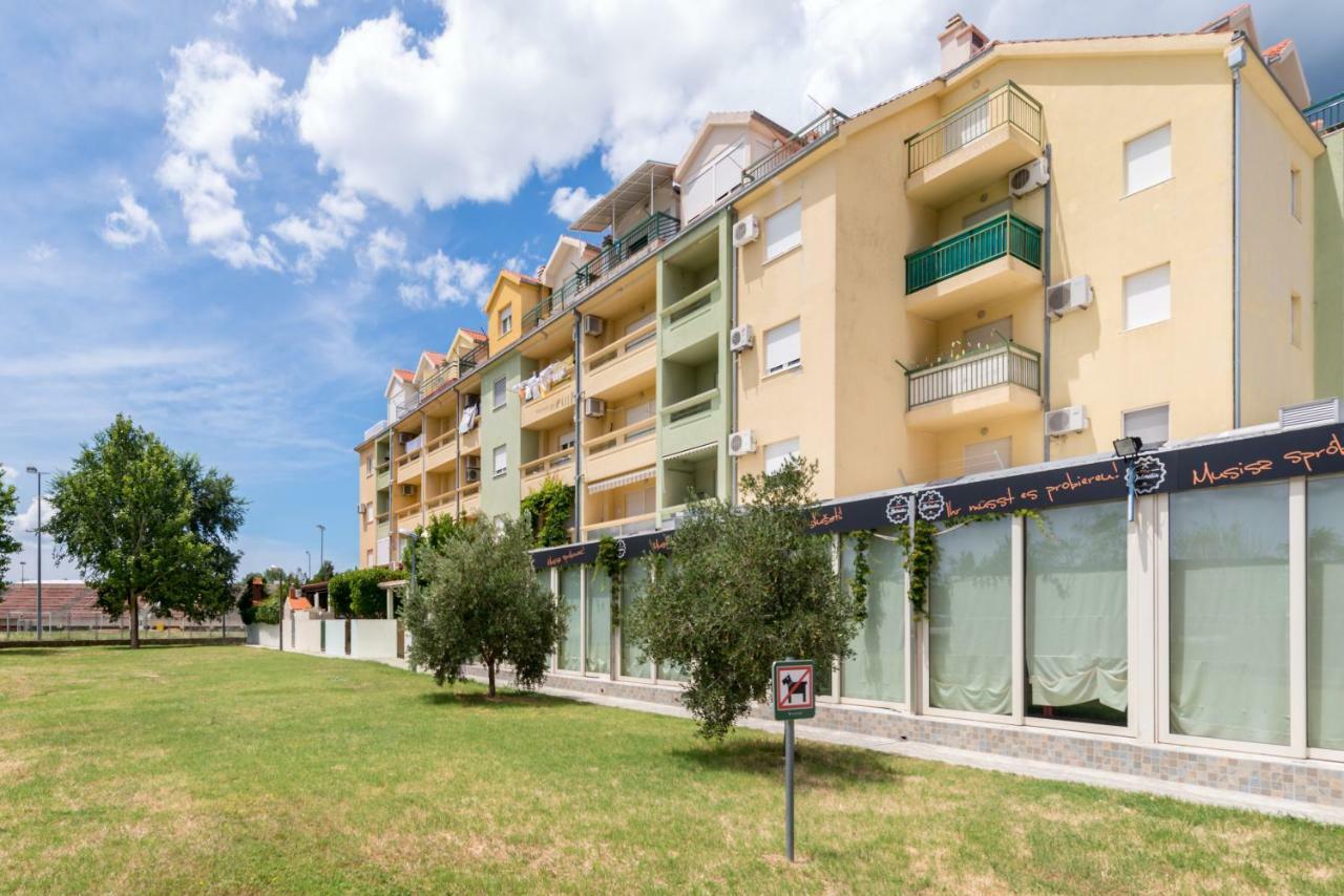 Natali Omiš Exterior foto